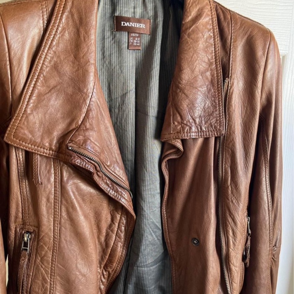 Danier lamb skin leather jacket - Picture 2 of 5
